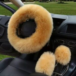 𝐹𝒶𝓊𝓍 𝐹𝓊𝓇 𝒮𝓉𝒾𝓇𝓇𝒾𝓃𝑔 𝒲𝒽𝑒𝑒𝓁 𝒞𝑜𝓋𝑒𝓇